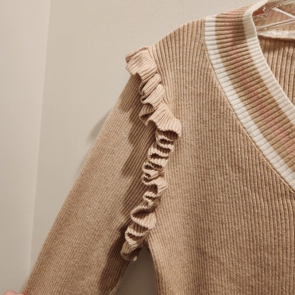 Ruffled V-Neck Coquette Cropped Sweater in Cream and Pink - Picture 4 of 7